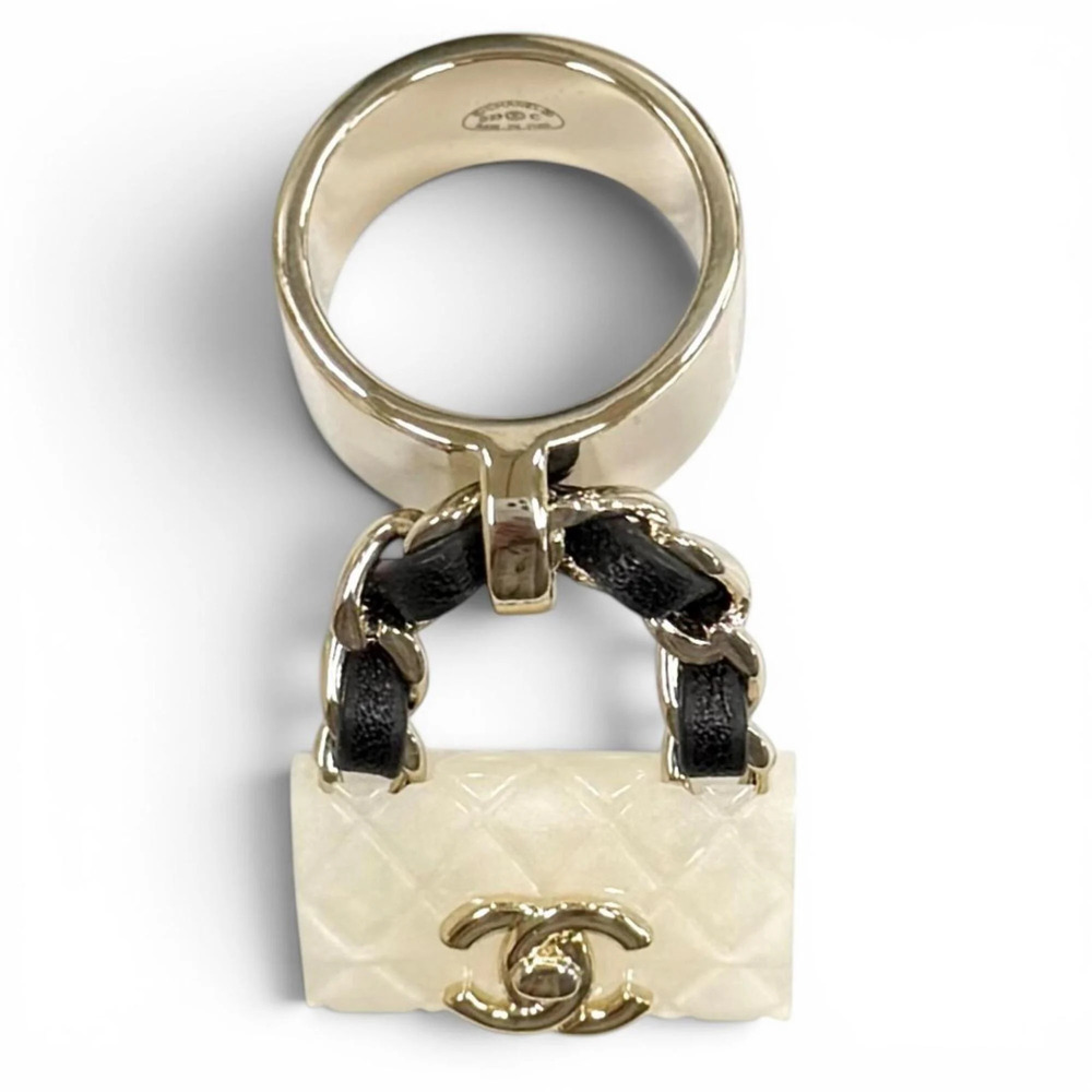 CHANEL Black Ring - Picture 4 of 8